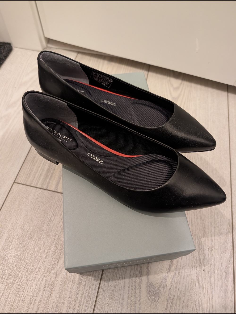 Rockport Women's Black Pointed-Toe Pumps